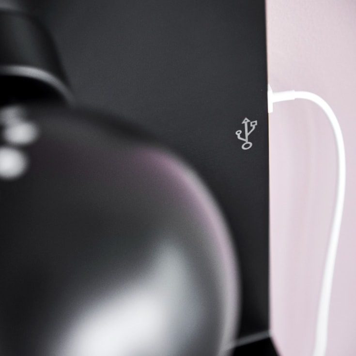Frandsen Ball vvägglampa med USB, svart