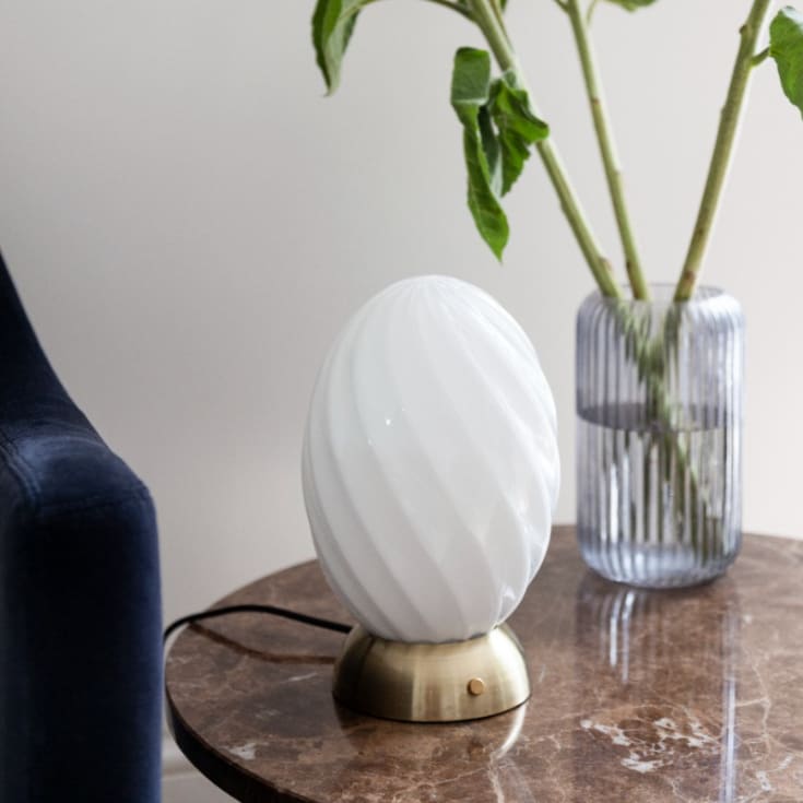 Halo Design Twist Egg bordslampa, mÀssing