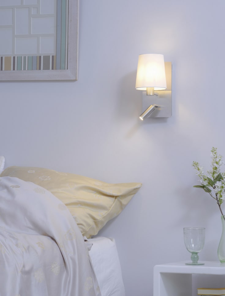 Trio Lighting Marriot vegglampe, børstet stål/hvit