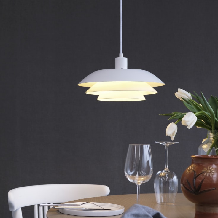 Dyberg Larsen DL31 pendellampa, vit