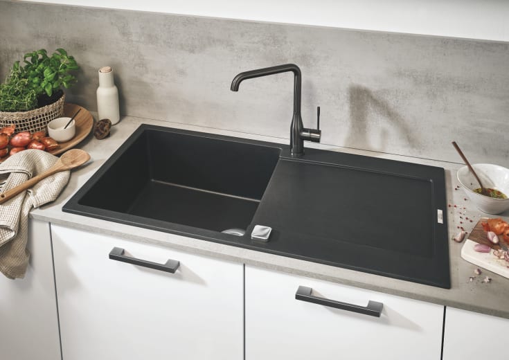 Grohe Essence kjøkkenarmatur, børstet sort krom