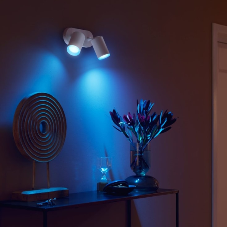 Philips Hue Fugato spotter i tak, hvit