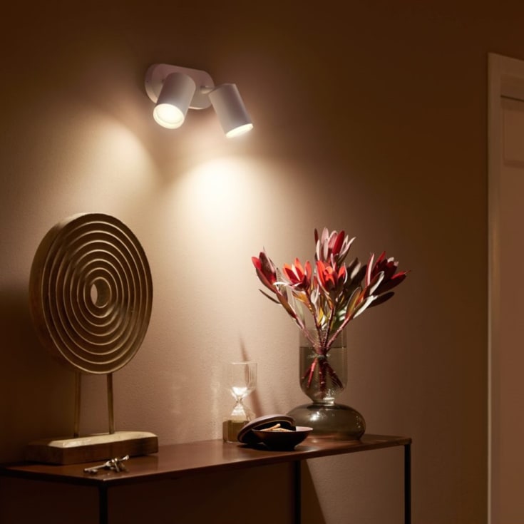 Philips Hue Fugato spotter i tak, hvit