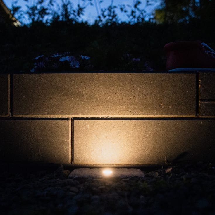 Light By Juul Holmegaardsten med Cosmos spot, antracit