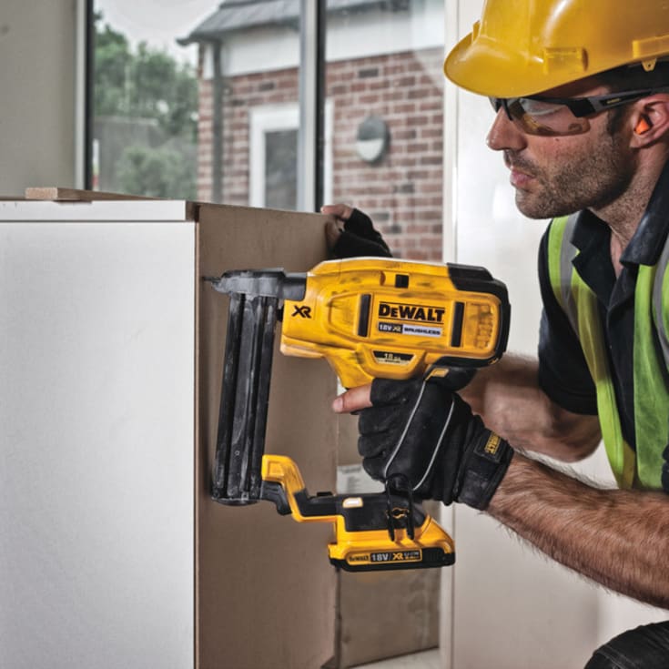 DeWalt 18V XR DCN681N-XJ 18Ga klammepistol, uden batteri