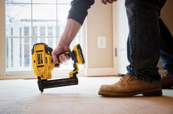 DeWalt 18V XR DCN681N-XJ 18Ga klammepistol, uden batteri