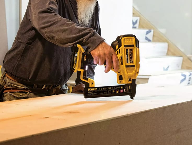 DeWalt 18V XR DCN681N-XJ 18Ga klammepistol, uden batteri