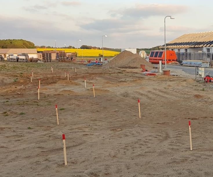 25 stk Staker, 25 x 25 x 600 mm, med rød topp