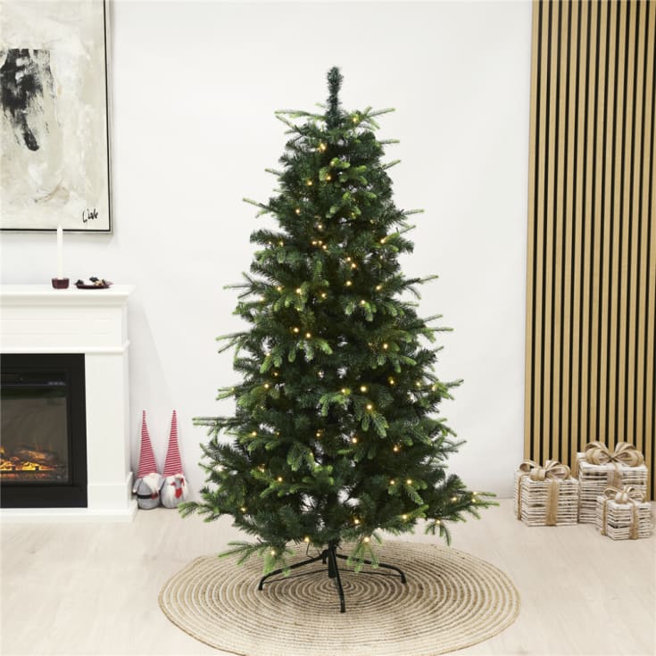 Nordic Winter Vigga kunstig juletre med lys, 200 x 134 cm