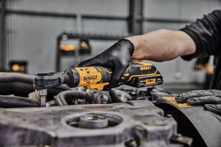 DeWalt 18V XR DCF512N-XJ vinkelslagtrekker, 1/2" firkant, 108 Nm, uten batteri