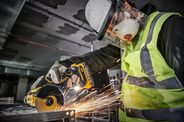 DeWalt 18V XR DCS438N-XJ multi vinkelsliber, uden batteri