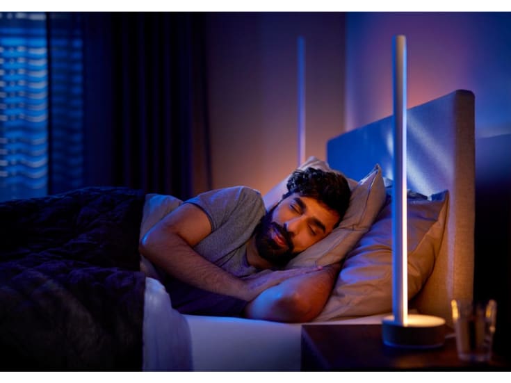 Philips Hue Signe Gradient bordlampe, træ