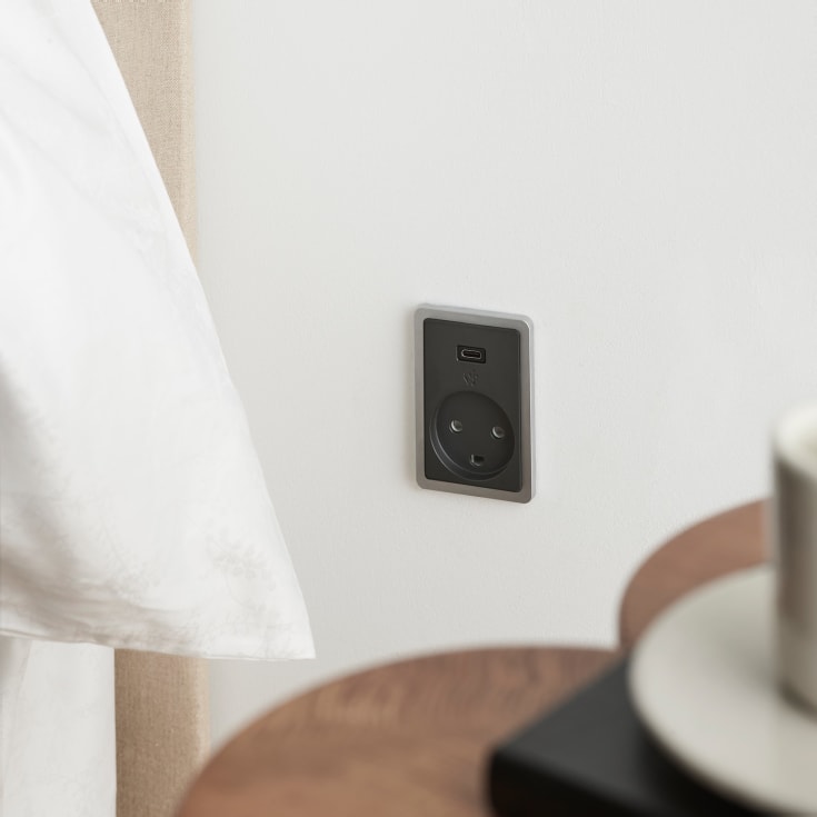 LK Fuga afdækning for stikkontakt med USB lader, 1,5M, Koksgrå