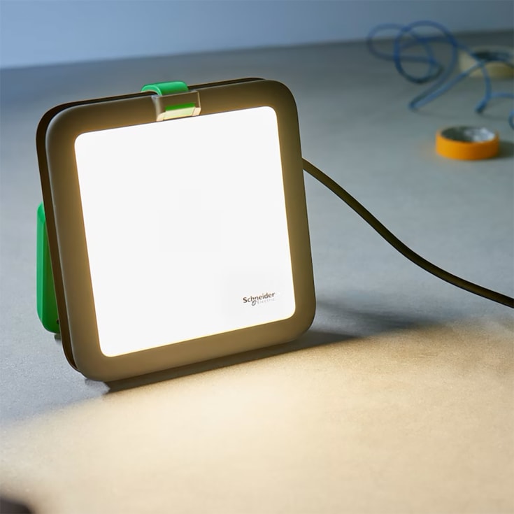 Arbejdslampe 8500 lumen, 75W 1 udtag og USB A+C, IP54
