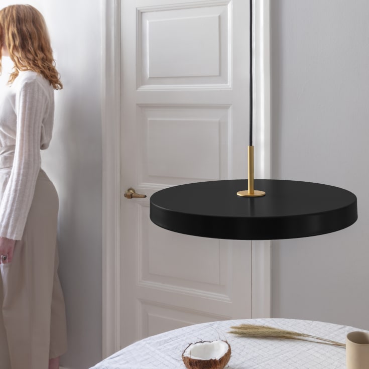 Umage Asteria pendellampe, sort, Ø43 cm