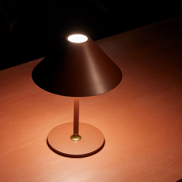 Halo Design Hygge uppladningsbar bordslampa, H25 cm, mörkröd