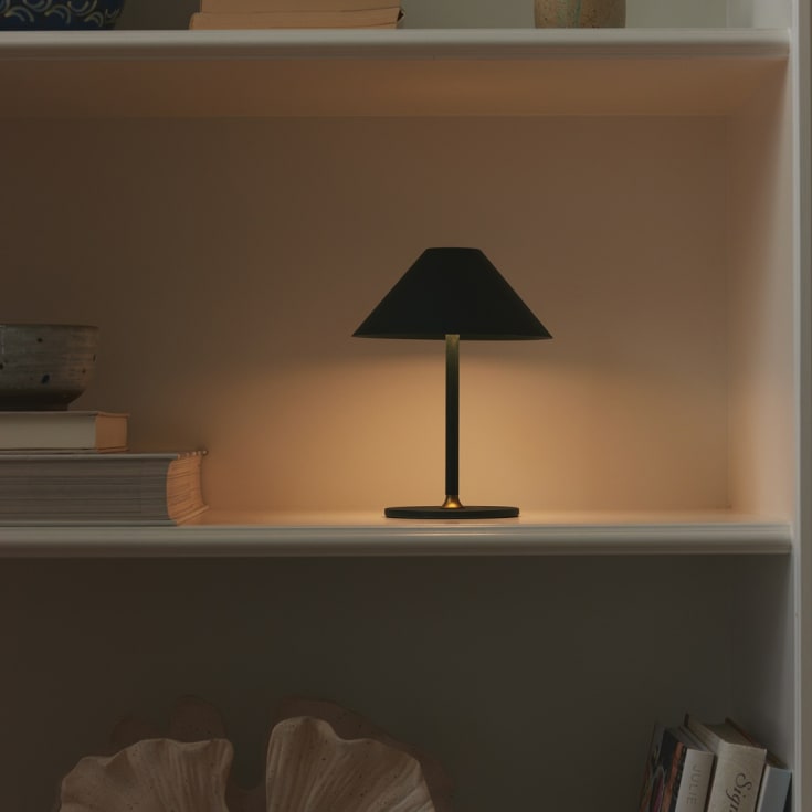Halo Design Hygge genopladelig bordlampe, H20 cm, mørkegrøn