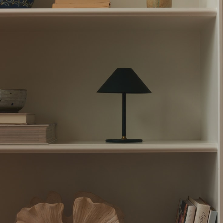 Halo Design Hygge genopladelig bordlampe, H20 cm, mørkegrøn