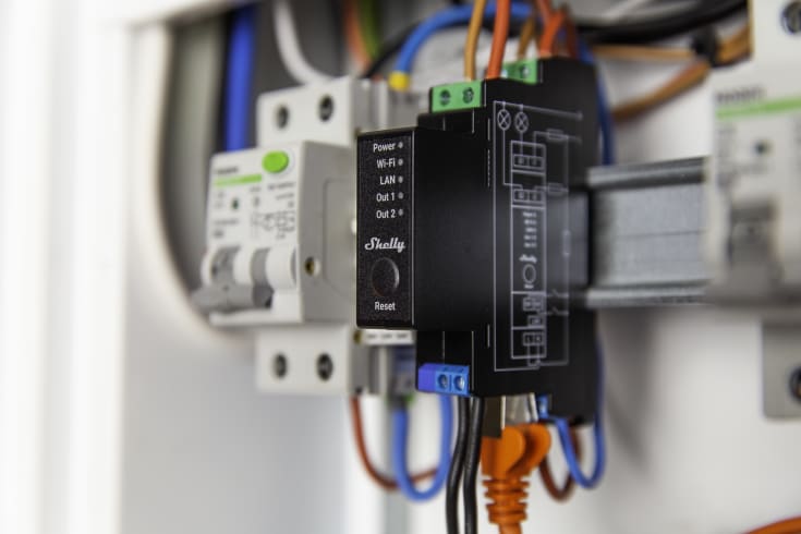 Shelly Pro 2PM WiFi relä/jalusi 2 kanals effektmätning 230V