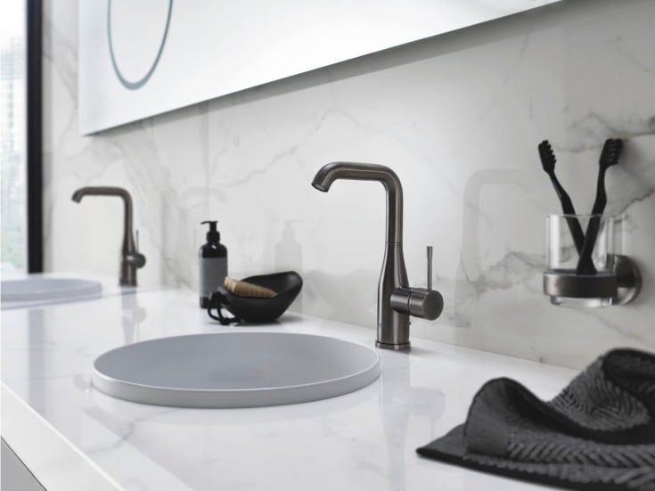Grohe Essence tvättställsblandare, svart krom