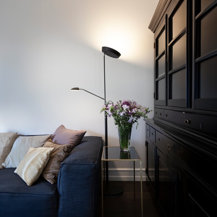 Halo Design Vegas Uplight gulvlampe, sort