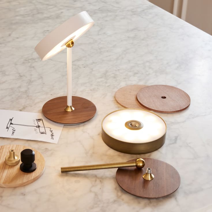 Halo Design On The Move oppladbar bordlampe, hvit