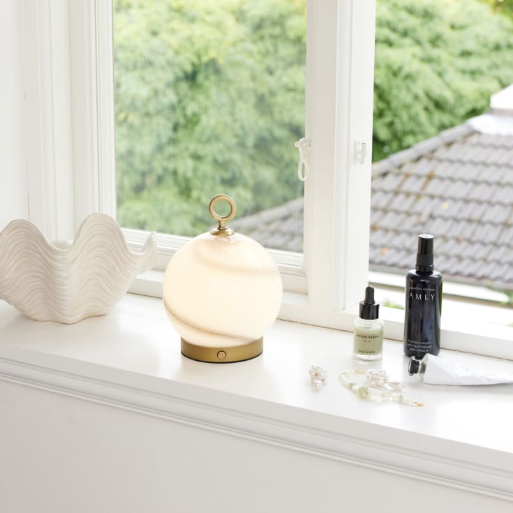 Halo Design Stockholm genopladelig bordlampe, grå