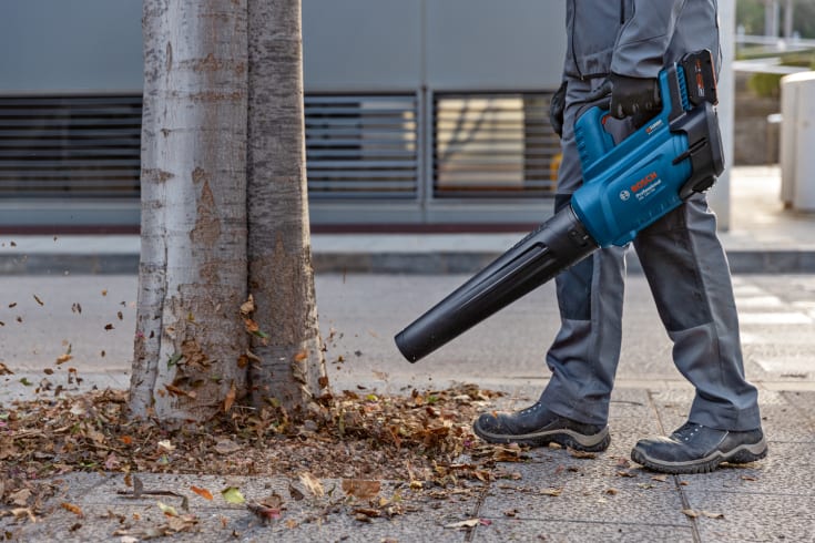 Bosch løvblæser GBL 18V-750, solo