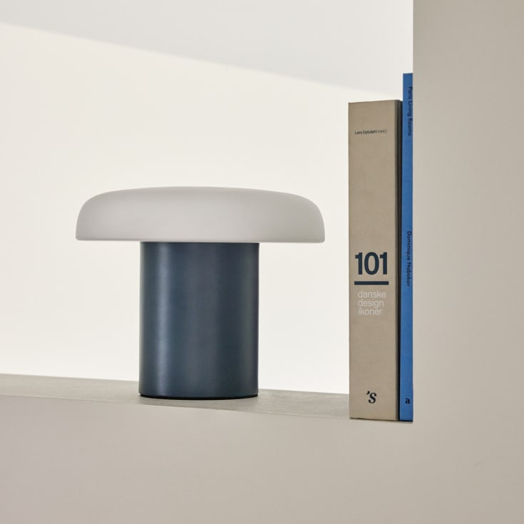 Hübsch Ateliers bordslampa, mörkblå