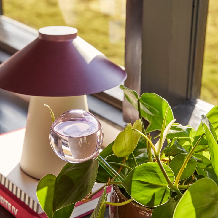 Hübsch Chipper bordslampa, beige/röd