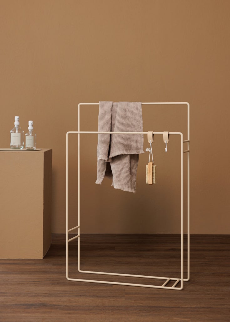 Metallbude Delaya handduksstativ, 60 cm, beige