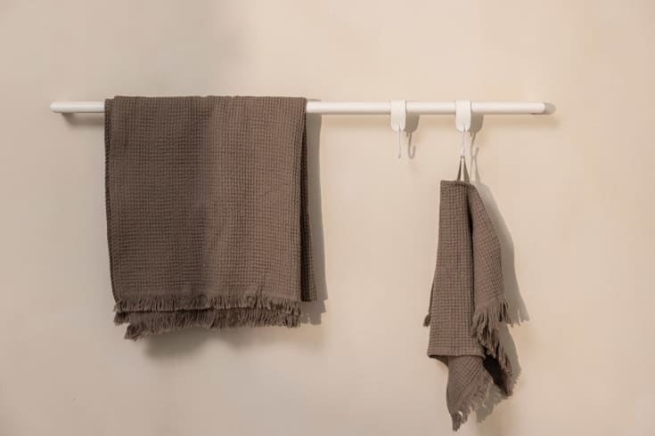 Metallbude Vana håndklestang, 105 cm, hvit