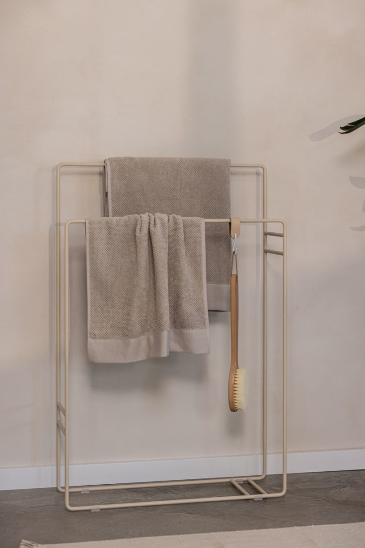 Metallbude Delaya handduksstativ, 60 cm, beige