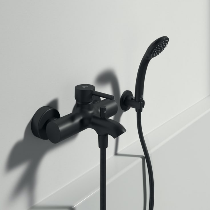 Ideal Standard Ceraline badkarsblandare med duschset, matt svart