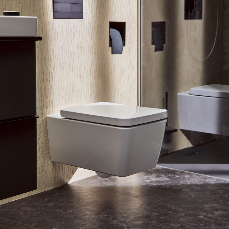 Hansgrohe EluPura Q toalettsete myklukkende/QR med lokk UREA hvit