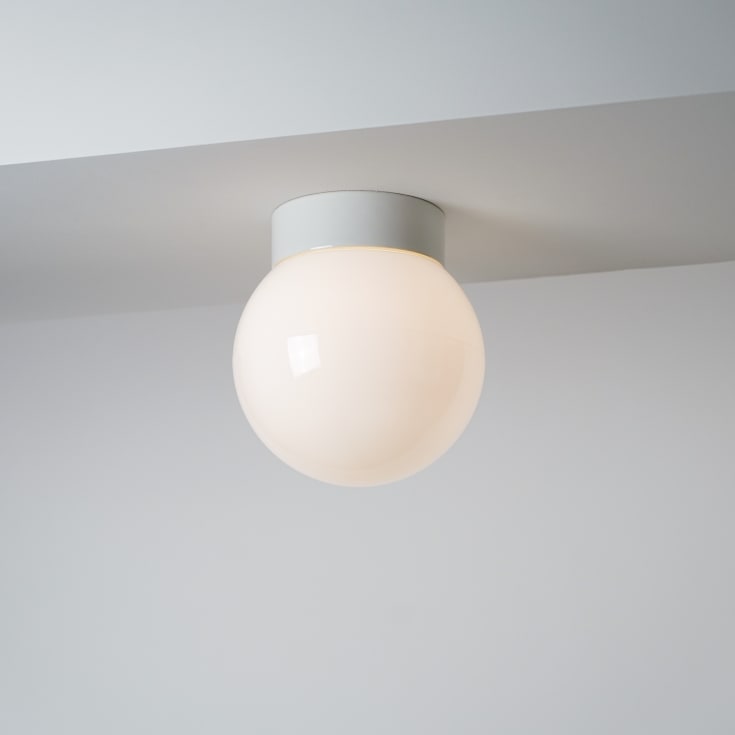 Ifö Electric Classic Globe loftlampe, Ø15 cm, hvid/opal