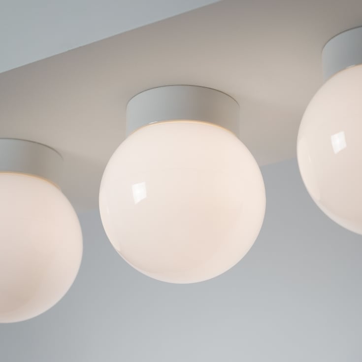 Ifö Electric Classic Globe loftlampe, Ø15 cm, hvid/opal