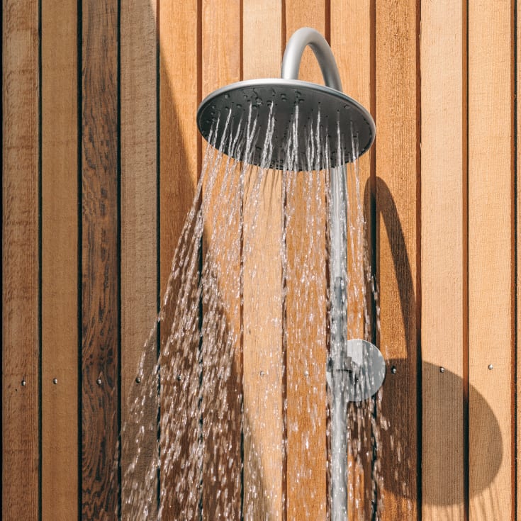Frostline DUO vägghängd utomhusdusch, för 150-350 mm vägg, rostfritt stål