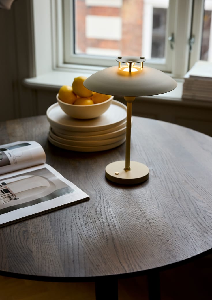 Halo Design Stepp 1-2-3 oppladbar bordlampe, beige