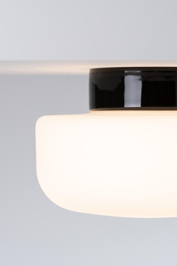 Ifö Electric Solenne loft-/væglampe, sort, Ø25 cm