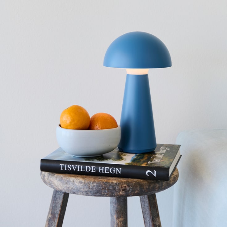 Sirius Sam genopladelig bordlampe, blå