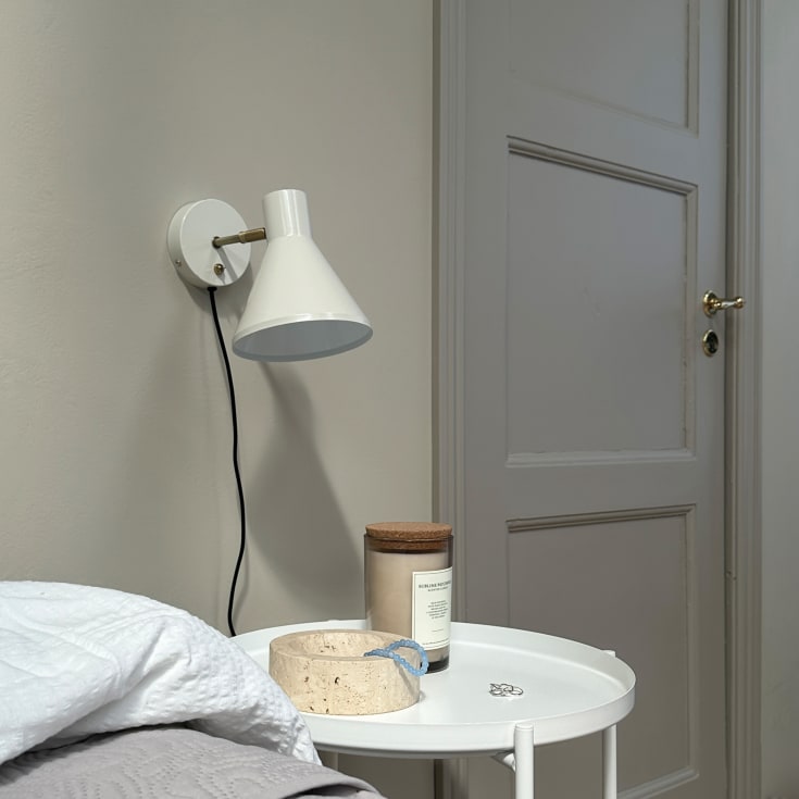 Dyberg Larsen Sleep vägglampa, vit