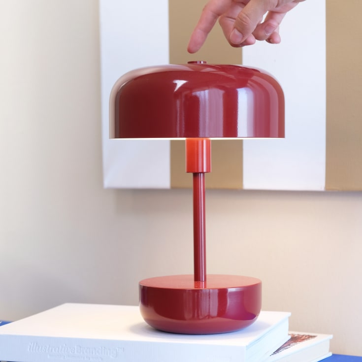 Dyberg Larsen Haipot genopladelig bordlampe, rød