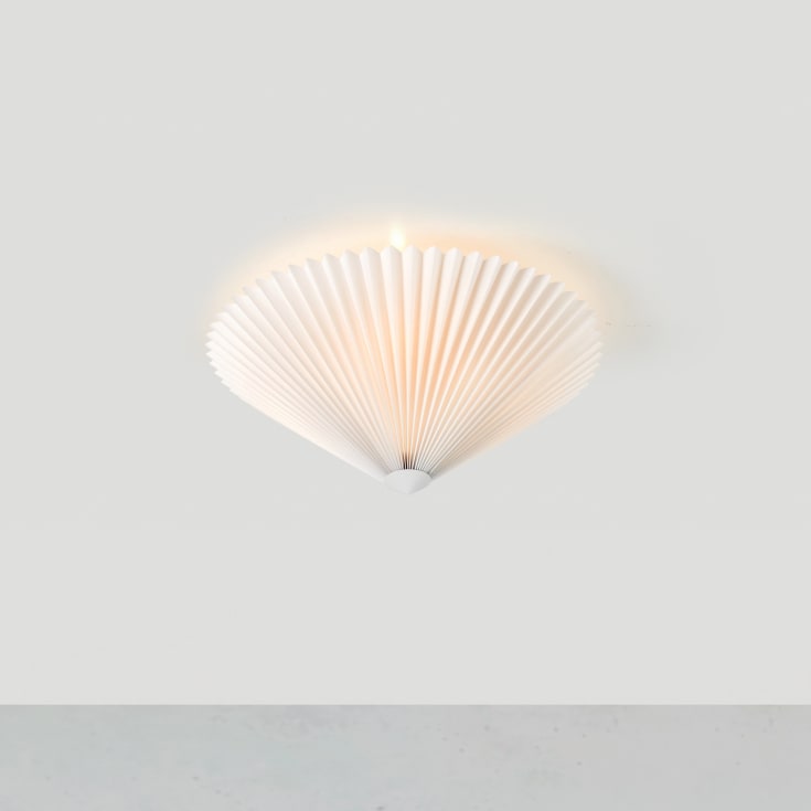 Markslöjd Plisado loftlampe, hvid, Ø50 cm