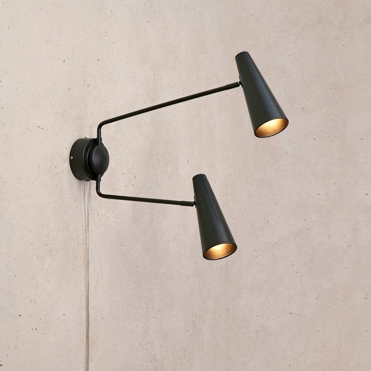 Markslöjd Peak vegglampe, sort