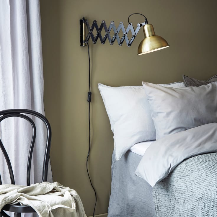 Markslöjd Riggs vegglampe, antikk messing