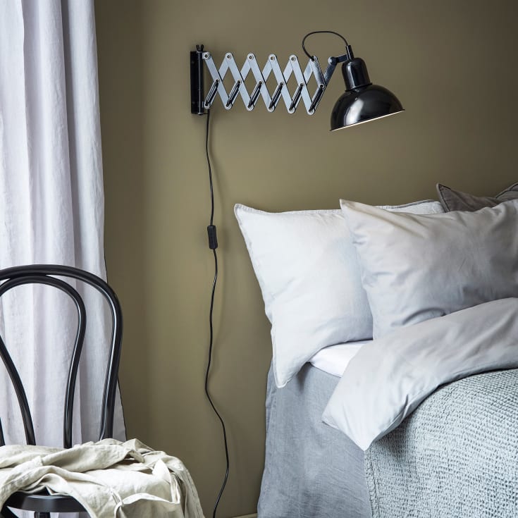 Markslöjd Riggs vegglampe, sort
