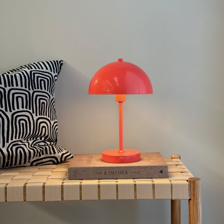 Dyberg Larsen Stockholm genopladelig bordlampe, rød