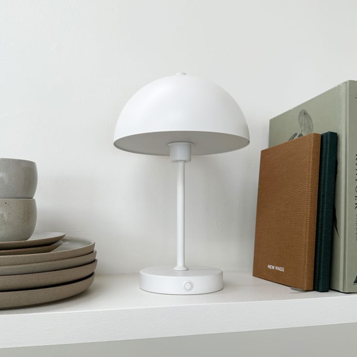 Dyberg Larsen Stockholm genopladelig bordlampe, hvid