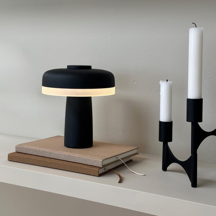 Dyberg Larsen Porter uppladdningsbar bordslampa, svart